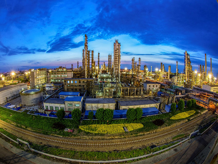 Honrando el trabajo en equipo: asociación con Urumqi Petrochemical